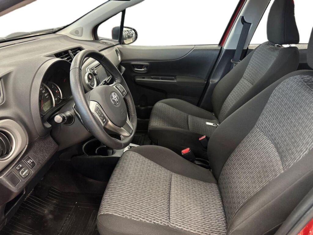 Toyota Yaris 2014 Punainen