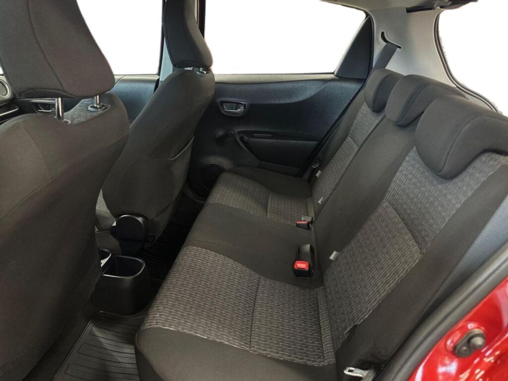 Toyota Yaris 2014 Punainen