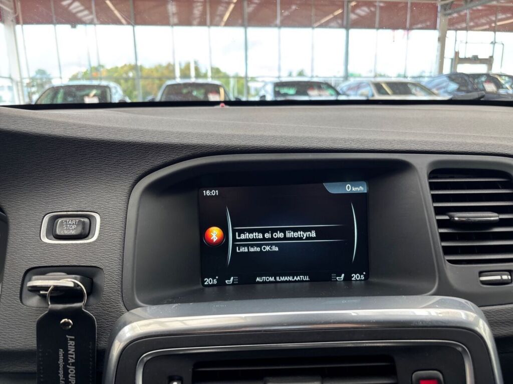 Volvo V60 2014 Punainen