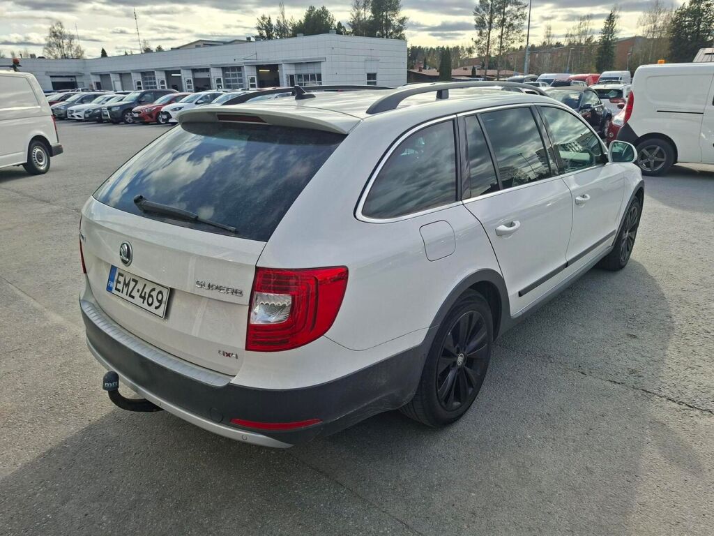 Skoda Superb 2014 Valkoinen