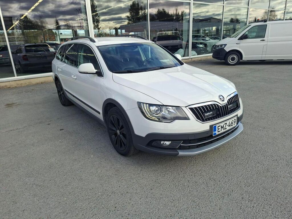 Skoda Superb 2014 Valkoinen