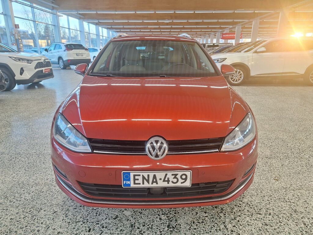 Volkswagen Golf 2014 Punainen
