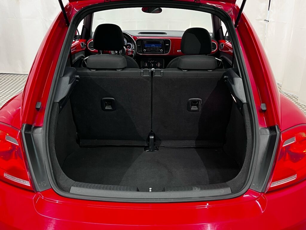 Volkswagen Beetle 2015 Punainen