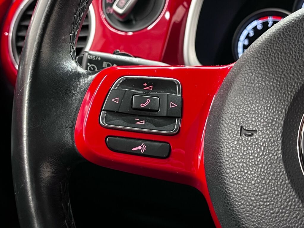 Volkswagen Beetle 2015 Punainen