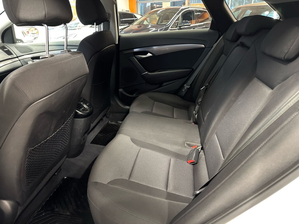 Hyundai i40 Wagon 2015 Valkoinen