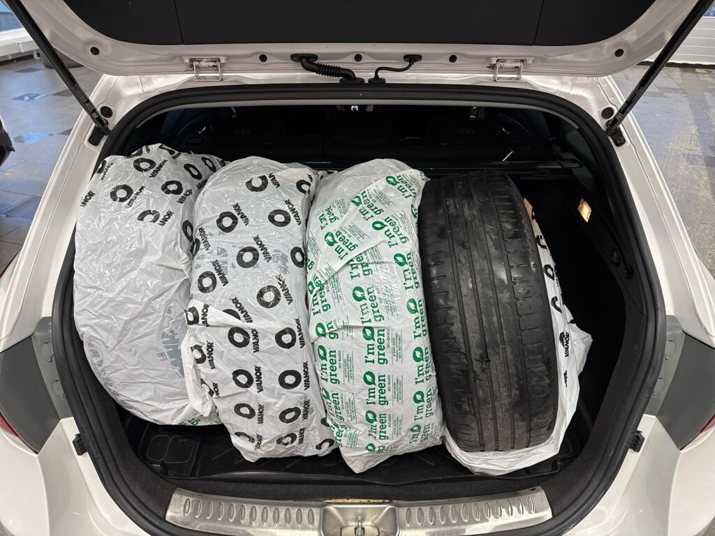 Hyundai i40 Wagon 2015 Valkoinen