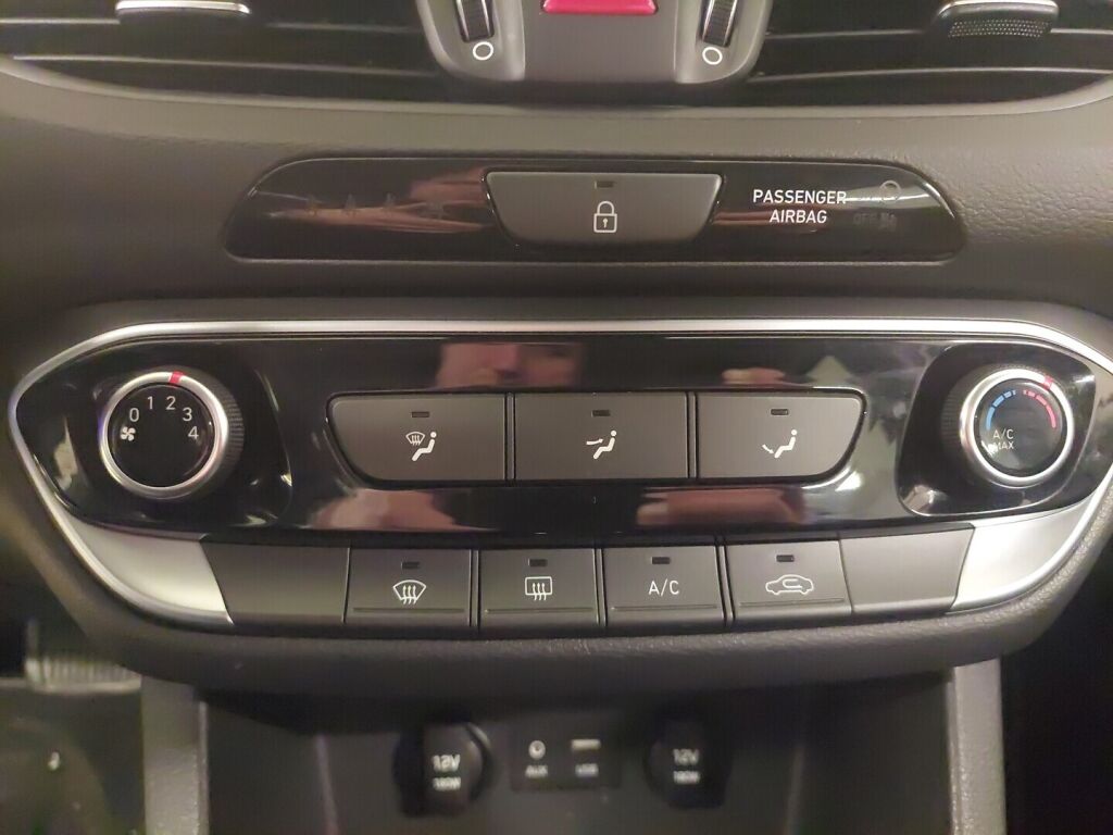 Hyundai i30 5d 2018 Ruskea (beige)