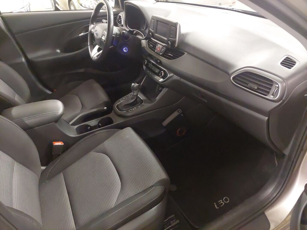 Hyundai i30 5d 2018 Ruskea (beige)