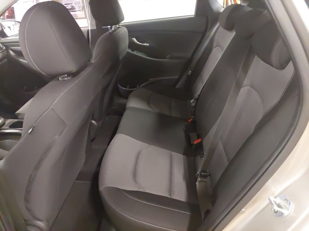 Hyundai i30 5d 2018 Ruskea (beige)