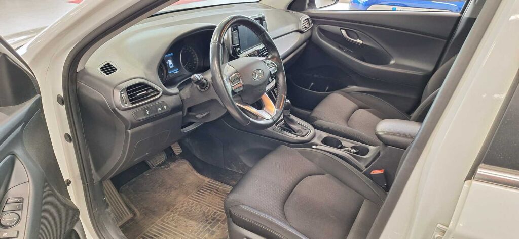 Hyundai i30 5d 2018 Valkoinen