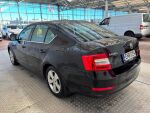 Skoda Octavia 2015 Musta