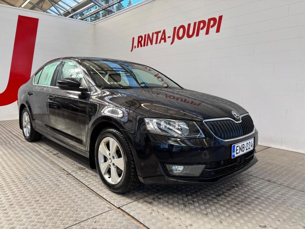 Skoda Octavia 2015 Musta