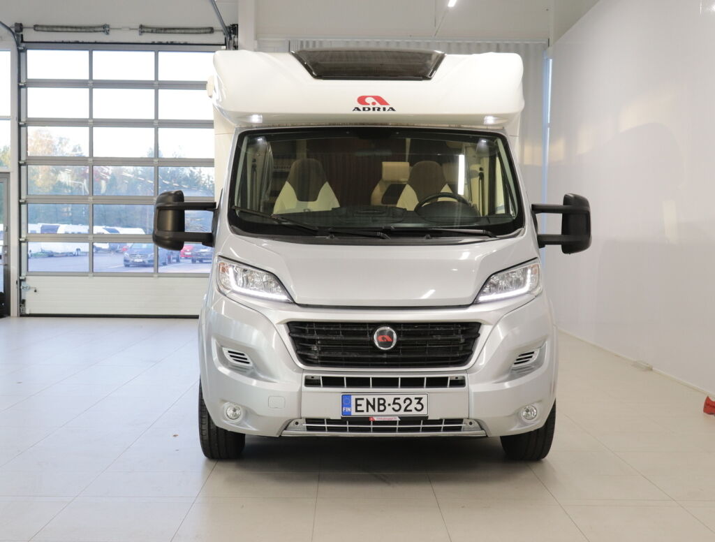 Adria Matrix Plus 670 SLT 2015 Harmaa