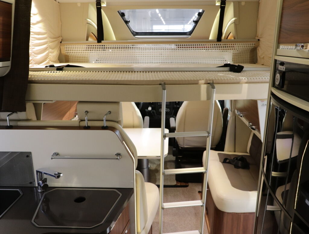 Adria Matrix Plus 670 SLT 2015 Harmaa