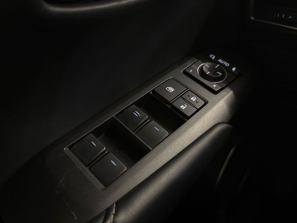 Lexus NX 2015 Punainen