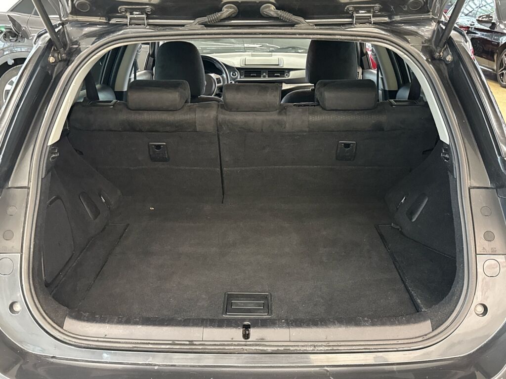 Lexus CT 2011 Harmaa