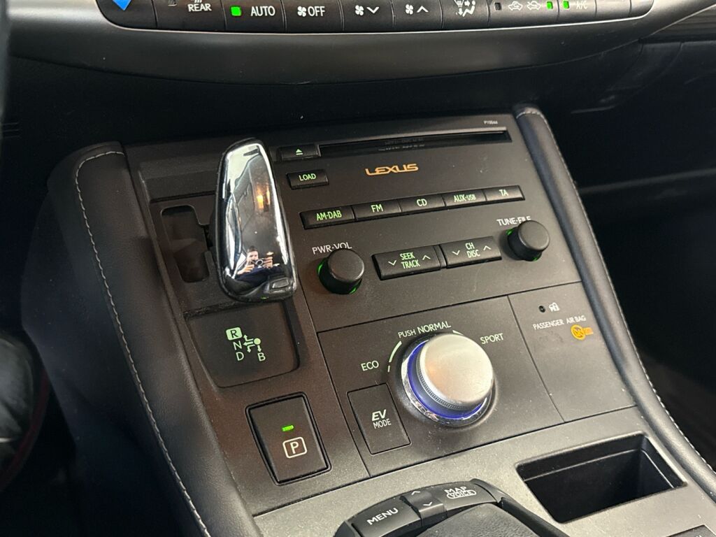 Lexus CT 2011 Harmaa