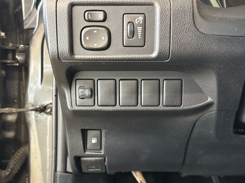 Lexus CT 2011 Harmaa