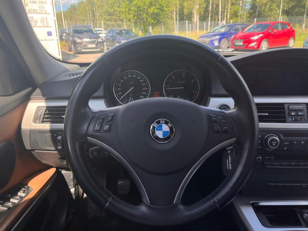 BMW 320 2011 Harmaa