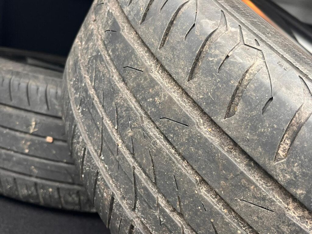 Toyota Avensis 2014 Ruskea (beige)