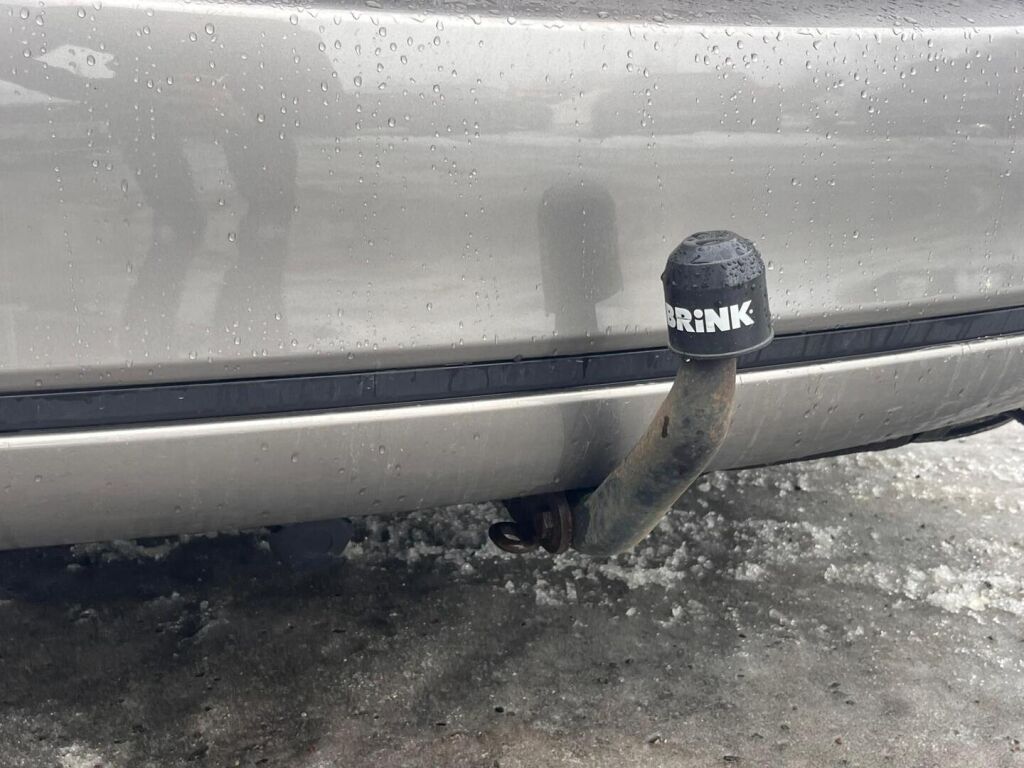 Toyota Avensis 2014 Ruskea (beige)