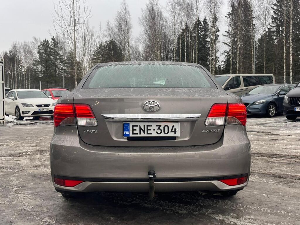 Toyota Avensis 2014 Ruskea (beige)