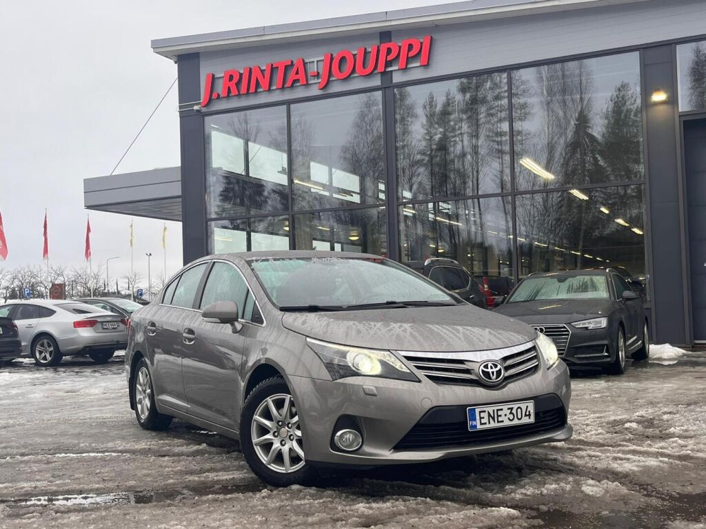 Toyota Avensis 2014 Ruskea (beige)