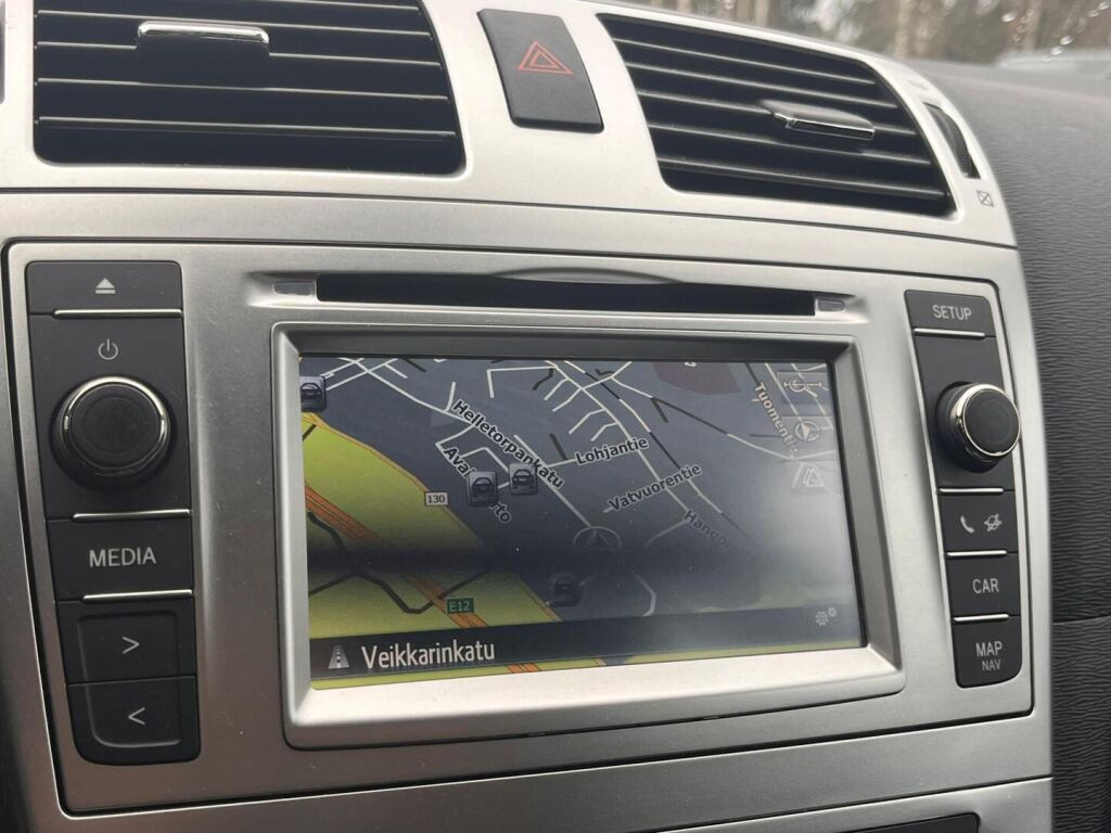 Toyota Avensis 2014 Ruskea (beige)