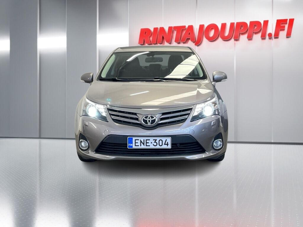 Toyota Avensis 2014 Ruskea (beige)