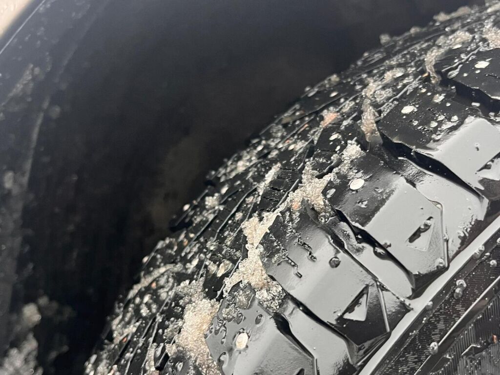 Toyota Avensis 2014 Ruskea (beige)