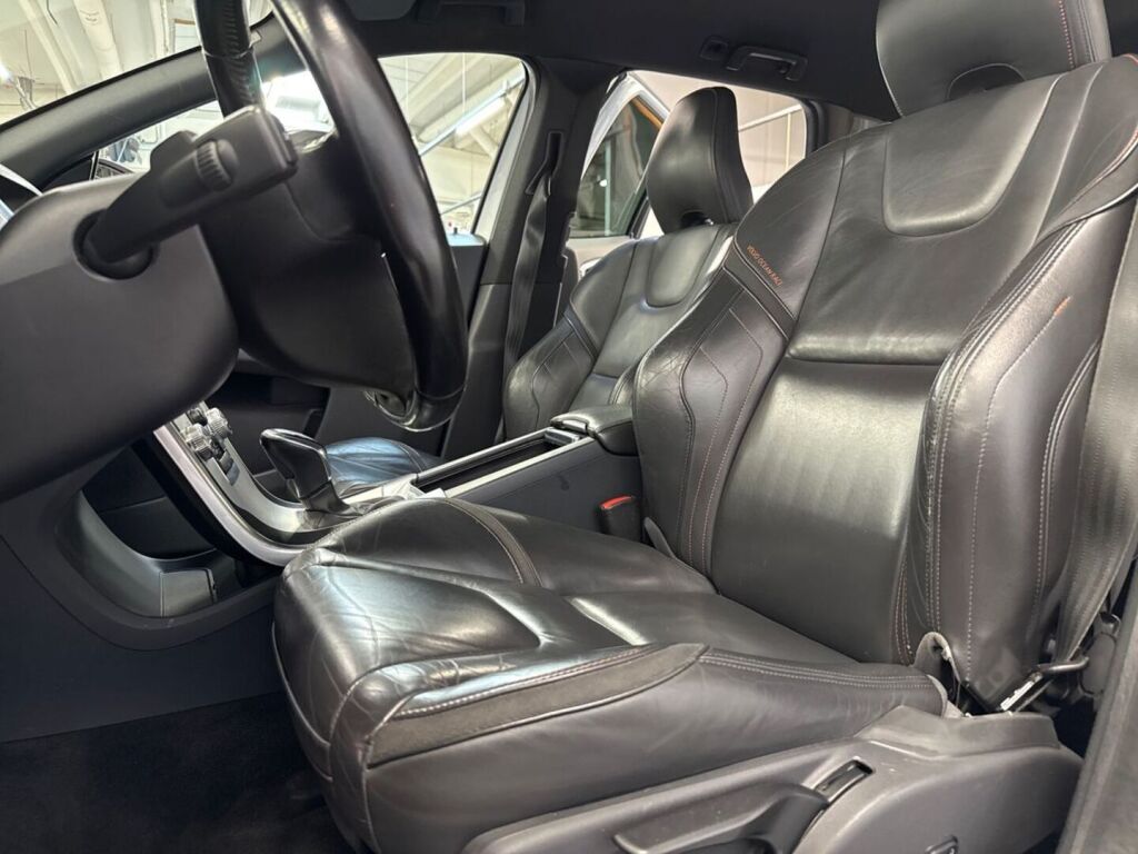 Volvo XC60 2014 Valkoinen