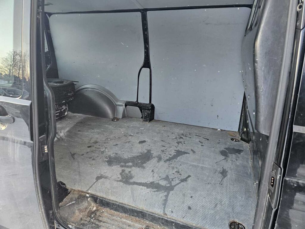 Volkswagen Transporter 2015 Musta