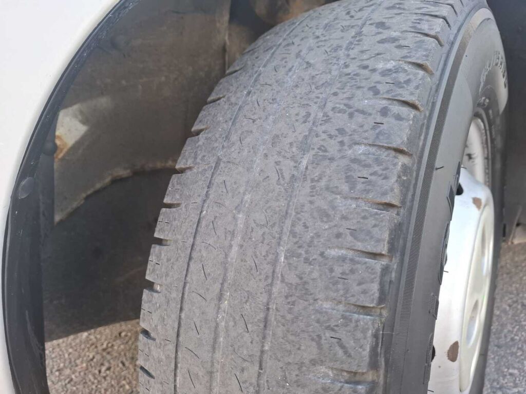 Bürstner A 574-3 2003 Valkoinen