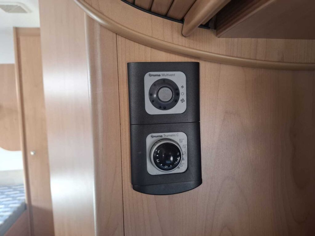 Bürstner A 574-3 2003 Valkoinen