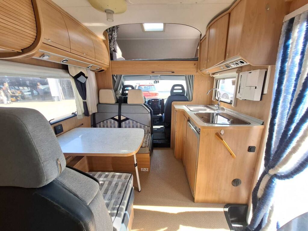 Bürstner A 574-3 2003 Valkoinen