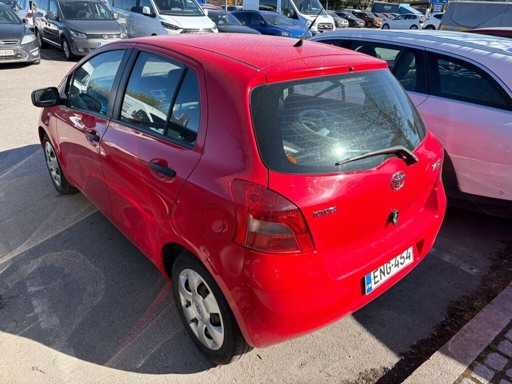 Toyota Yaris 2008 Punainen