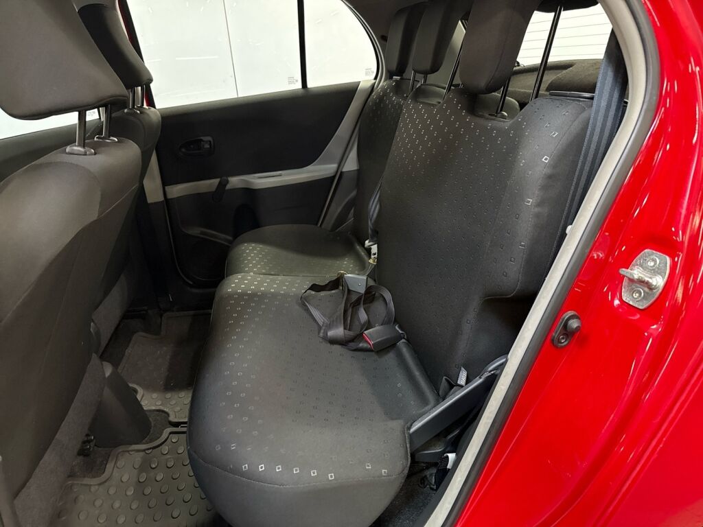 Toyota Yaris 2008 Punainen