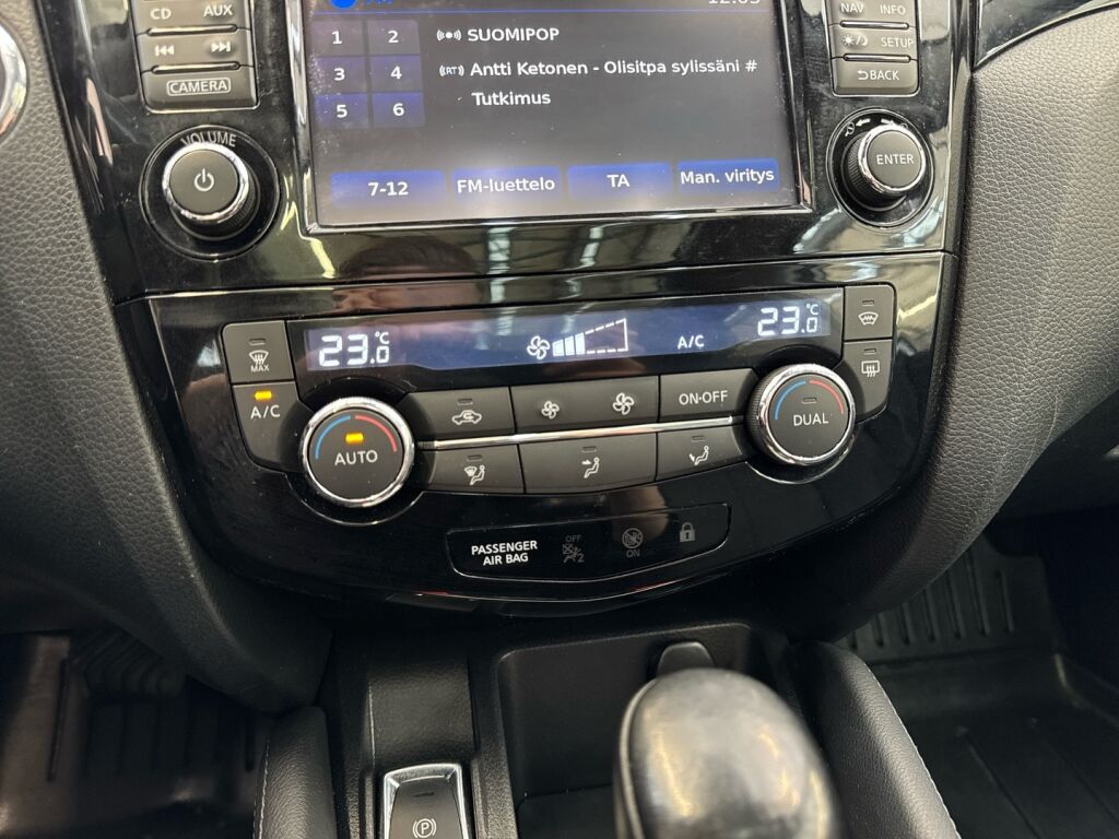 Nissan Qashqai 2015 Hopea