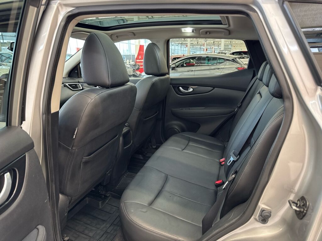 Nissan Qashqai 2015 Hopea