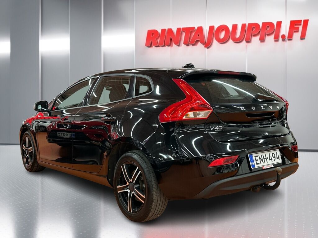 Volvo V40 2015 Musta
