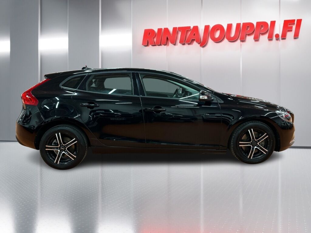 Volvo V40 2015 Musta