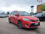 Toyota Verso 2015 Punainen