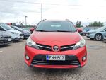 Toyota Verso 2015 Punainen