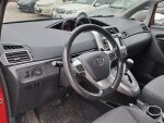 Toyota Verso 2015 Punainen