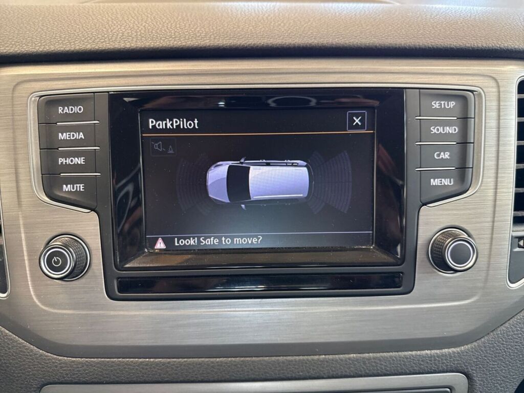 Volkswagen Golf Sportsvan 2015 Ruskea (beige)