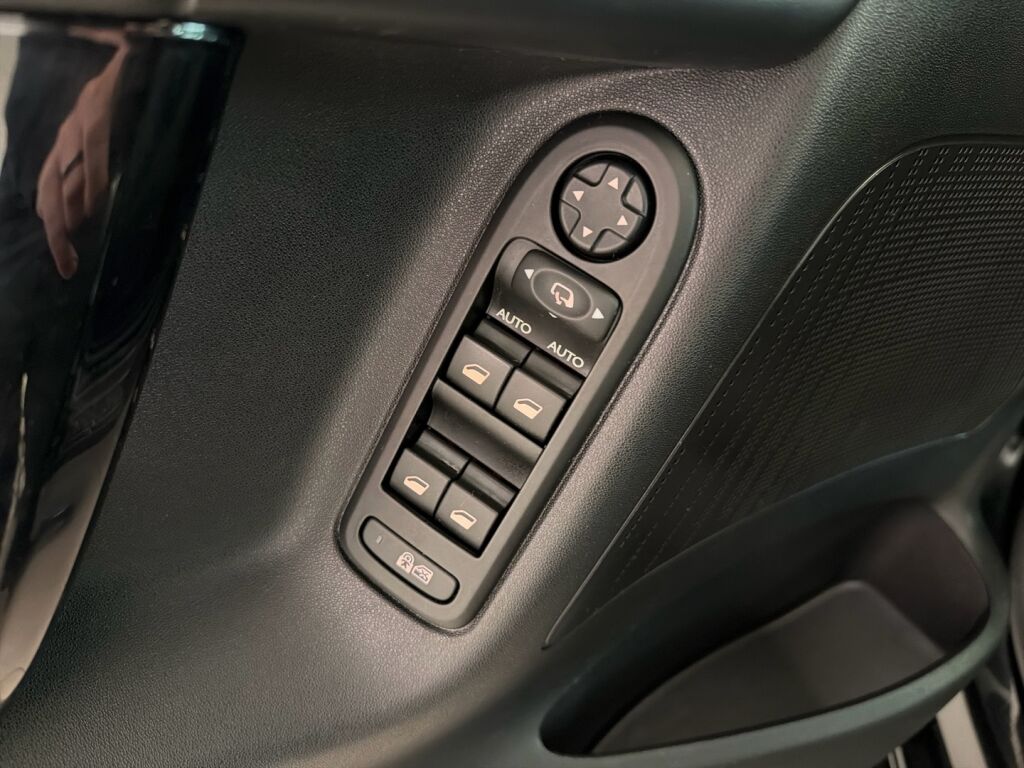 Citroen C3 2015 Musta