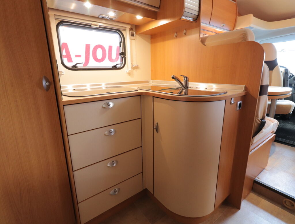 Bürstner NEXXO T 660 2011 Ruskea (beige)