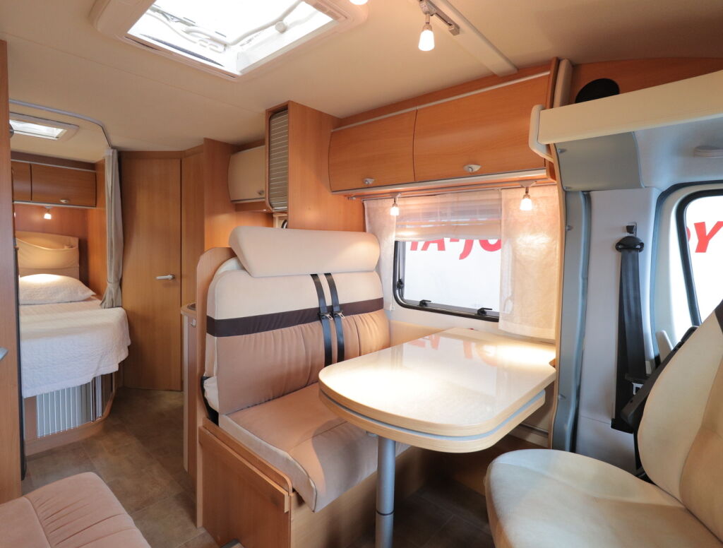 Bürstner NEXXO T 660 2011 Ruskea (beige)