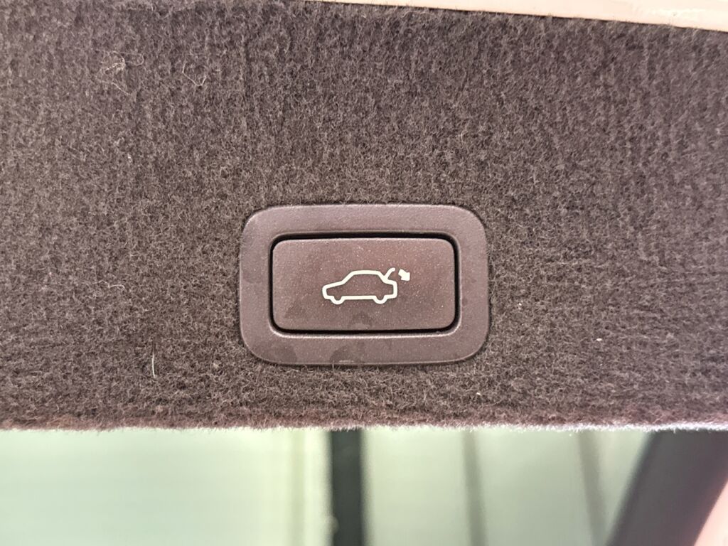 Volvo XC60 2011 Valkoinen