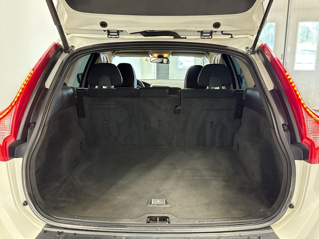 Volvo XC60 2011 Valkoinen